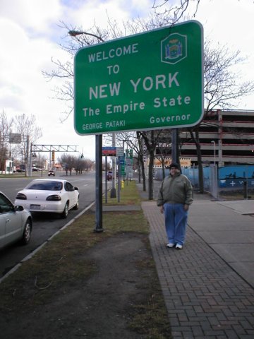 thenewyorkstatewelcomesignatthecanadianborder.jpg
