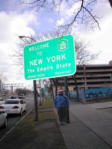 thenewyorkstatewelcomesignatthecanadianborder2.jpg
