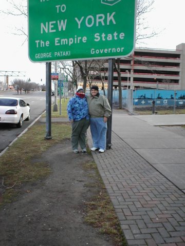 thenewyorkstatewelcomesignatthecanadianborder3.jpg